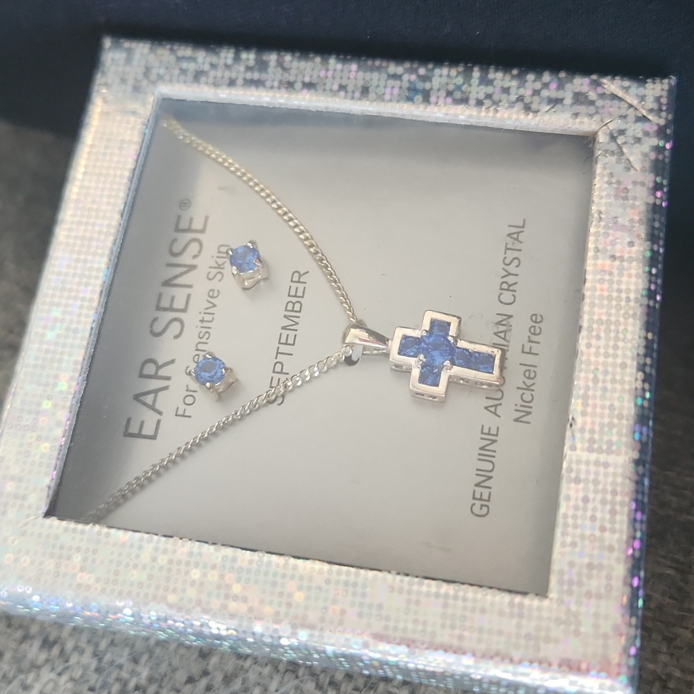 EAR SENSE EARRING / NECKLACE SET